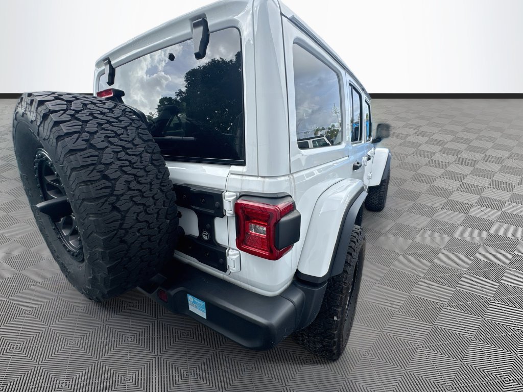 Used 2022 Jeep Wrangler Unlimited Rubicon w/ Xtreme Recon 35" Tire Package AWD/4WD image 6