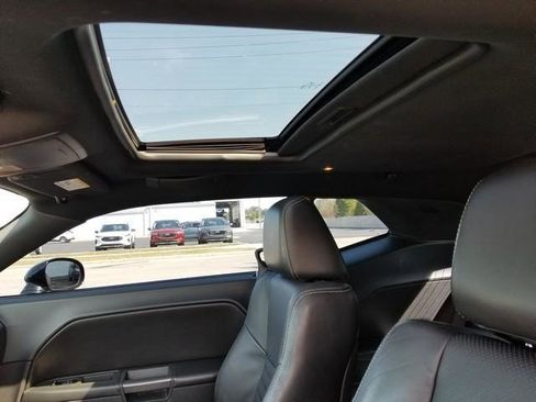 Used 2012 Dodge Challenger R/T image 21