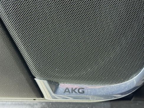 Used 2021 Cadillac Escalade Premium Luxury image 12