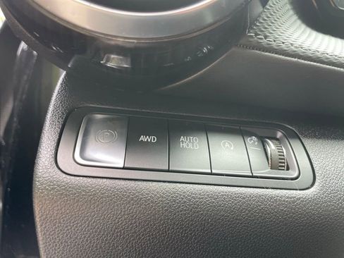 Used 2025 Chevrolet Equinox LT w/ Convenience Package II image 10