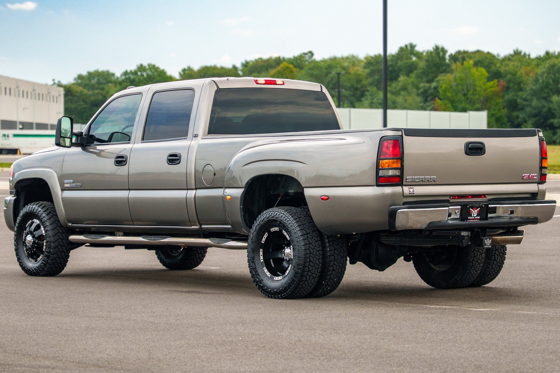 Used 2006 GMC Sierra 3500 SLE w/ Heavy-Duty Power Package AWD/4WD image 9