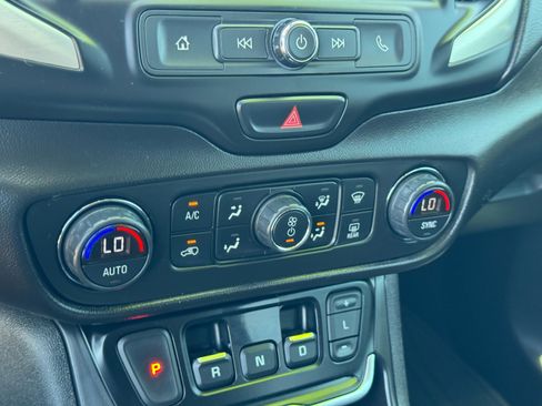 Used 2020 GMC Terrain SLE w/ Driver Convenience Package image 27