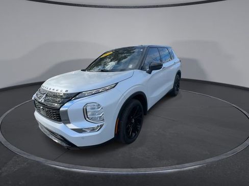 Used 2023 Mitsubishi Outlander SEL image 7