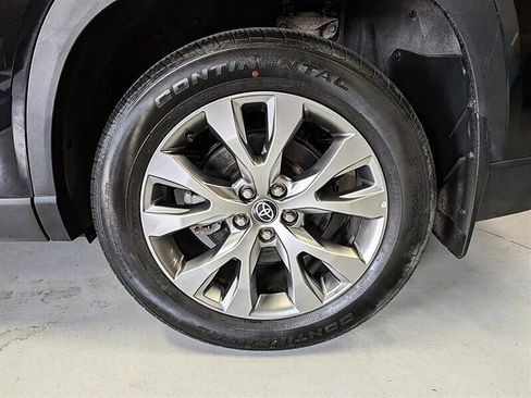 Used 2024 Toyota Grand Highlander AWD image 14
