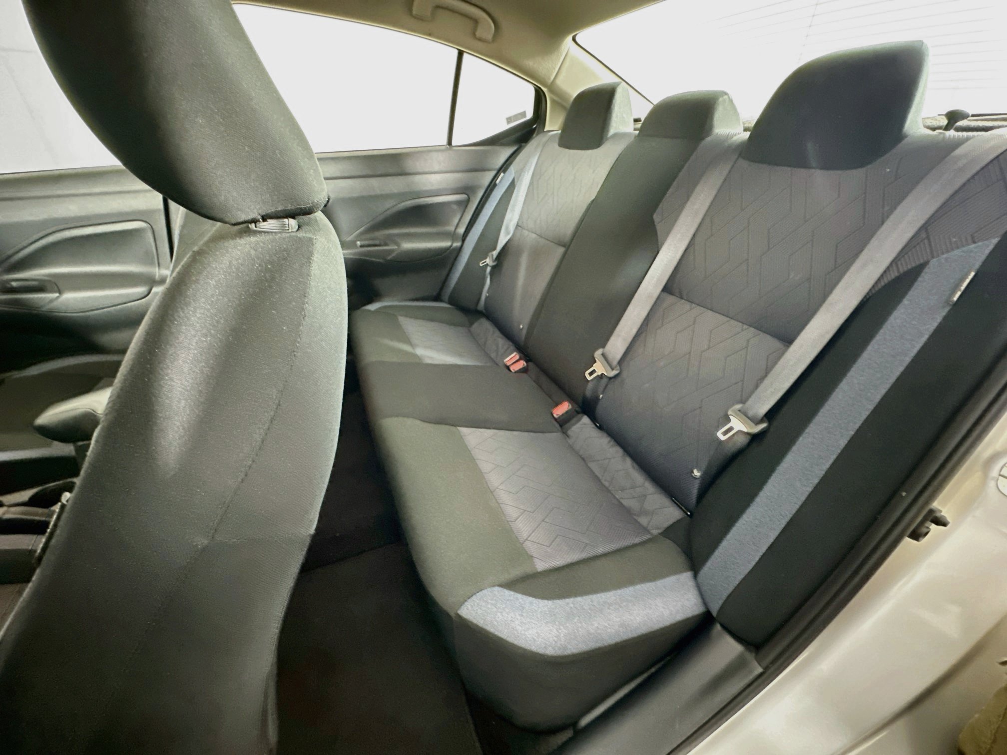 Used 2025 Nissan Versa SV FWD image 25