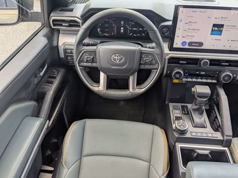 Used 2025 Toyota Tacoma 4x4 Double Cab Hybrid image 17