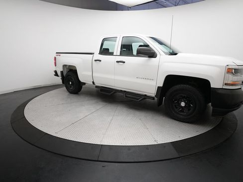 Used 2019 Chevrolet Silverado 1500 W/T AWD/4WD image 32