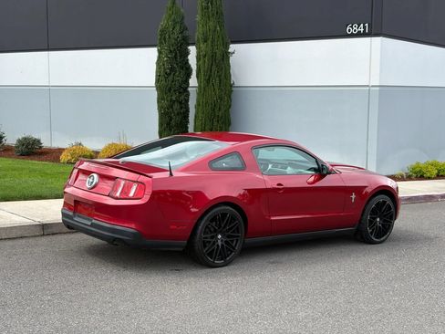 Used 2010 Ford Mustang Coupe RWD image 6