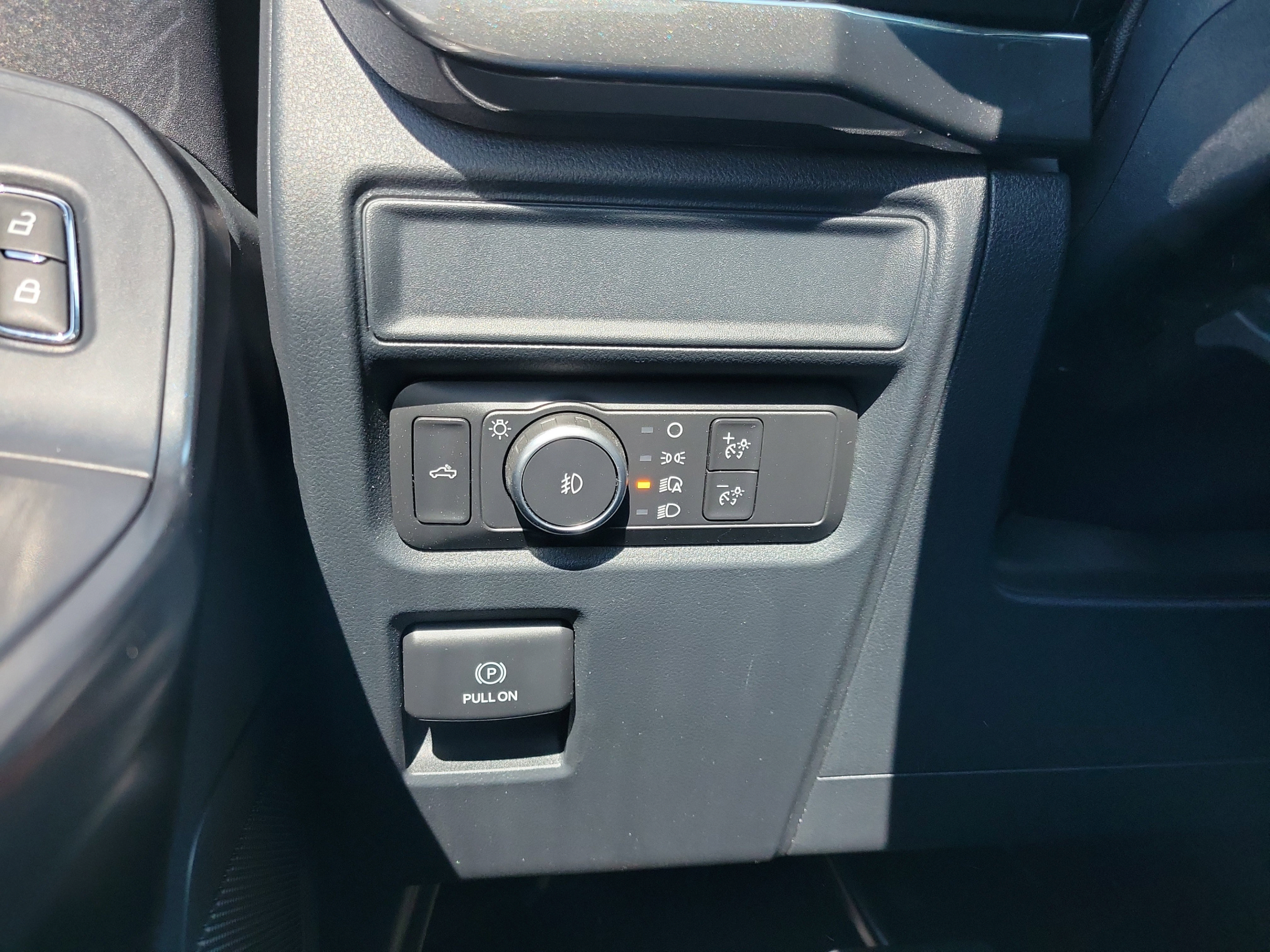 Used 2021 Ford F150 XL w/ STX Appearance Package RWD image 9