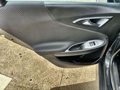 Used 2018 Chevrolet Malibu LT image 15