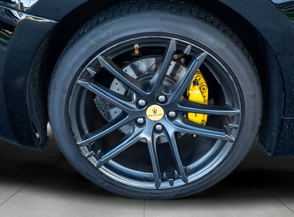 Used 2013 Maserati GranTurismo MC RWD image 38