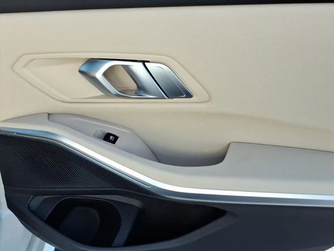 Used 2021 BMW 330i xDrive Sedan w/ Convenience Package image 10