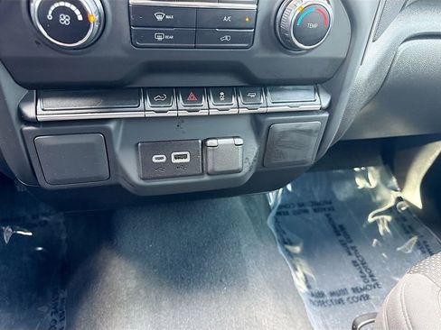 Used 2021 Chevrolet Silverado 1500 Custom image 29
