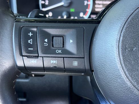 Used 2023 Nissan Rogue SL AWD/4WD image 22