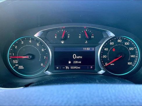 Used 2023 Chevrolet Traverse LT image 12