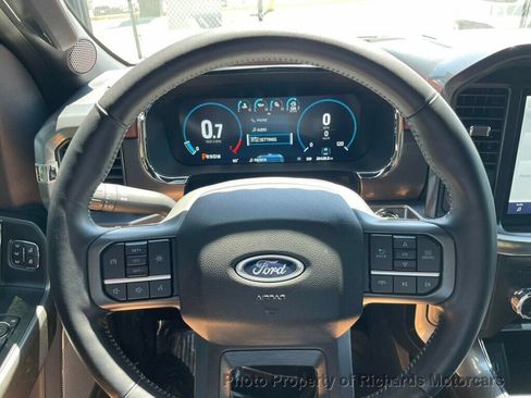 Used 2022 Ford F150 Lariat AWD/4WD image 12