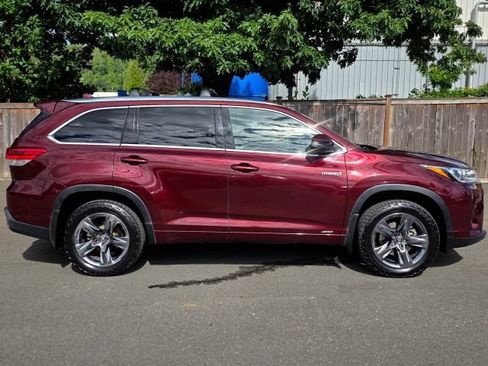 Used 2017 Toyota Highlander Limited Platinum AWD/4WD image 12