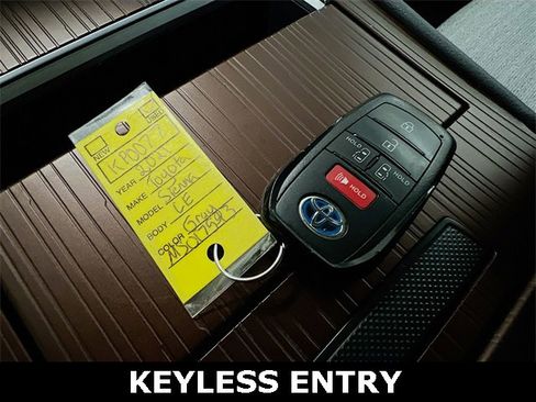 Used 2021 Toyota Sienna LE image 16