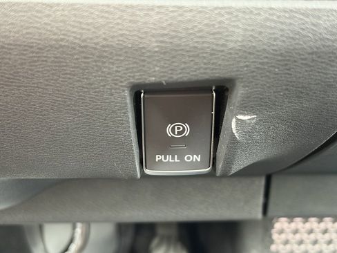 Certified 2023 Nissan Ariya image 17