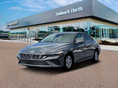 New 2026 Hyundai Elantra SE
