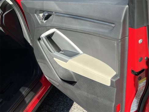 Used 2020 Audi Q3 2.0T Premium Plus image 12