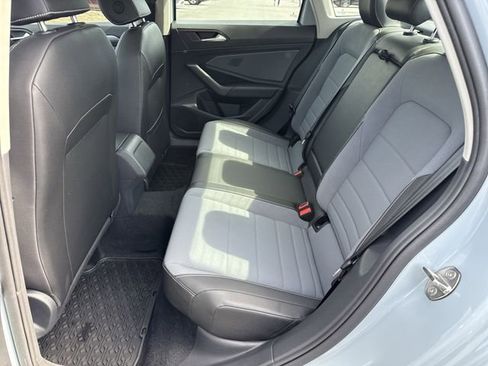 Used 2025 Volkswagen Jetta SE FWD image 21