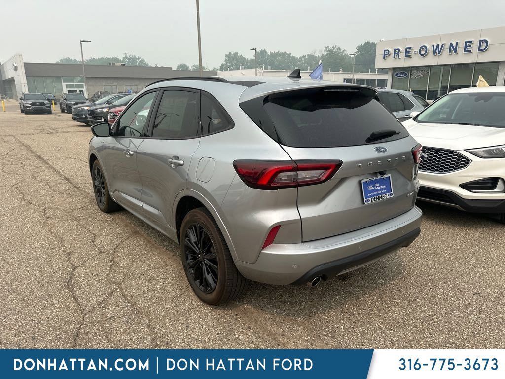 Used 2023 Ford Escape ST-Line Elite AWD/4WD image 7