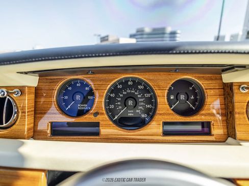 Used 2010 Rolls-Royce Phantom Drophead Coupe RWD image 34