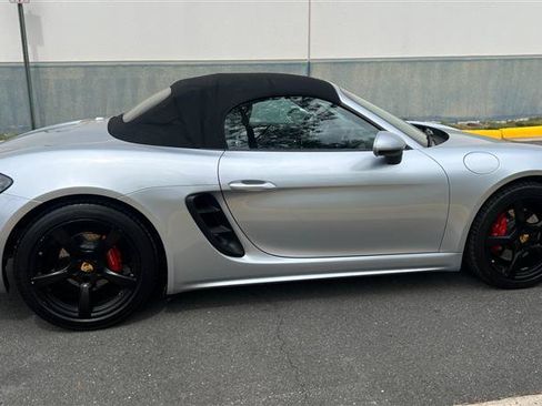 Used 2018 Porsche 718 Boxster RWD image 23