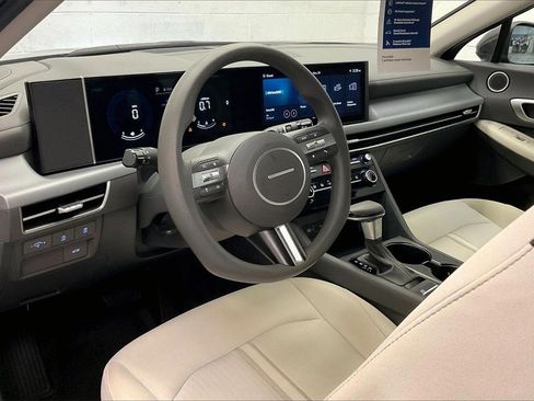 Certified 2025 Hyundai Sonata SE image 12