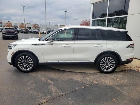 Used 2023 Lincoln Aviator AWD Standard 4dr SUV w/ Premium Package image 3