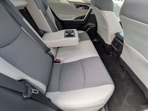 Used 2022 Toyota RAV4 XLE AWD/4WD image 21