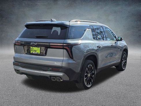 New 2026 Chevrolet Traverse LT w/ Sun and Wheel Package FWD image 3