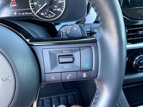 Certified 2025 Nissan Pathfinder SL image 17