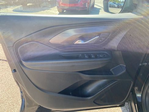 Used 2024 GMC Terrain SLE AWD/4WD image 9