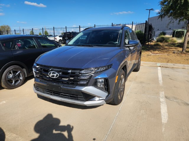 Used 2025 Hyundai Tucson SEL FWD image 2