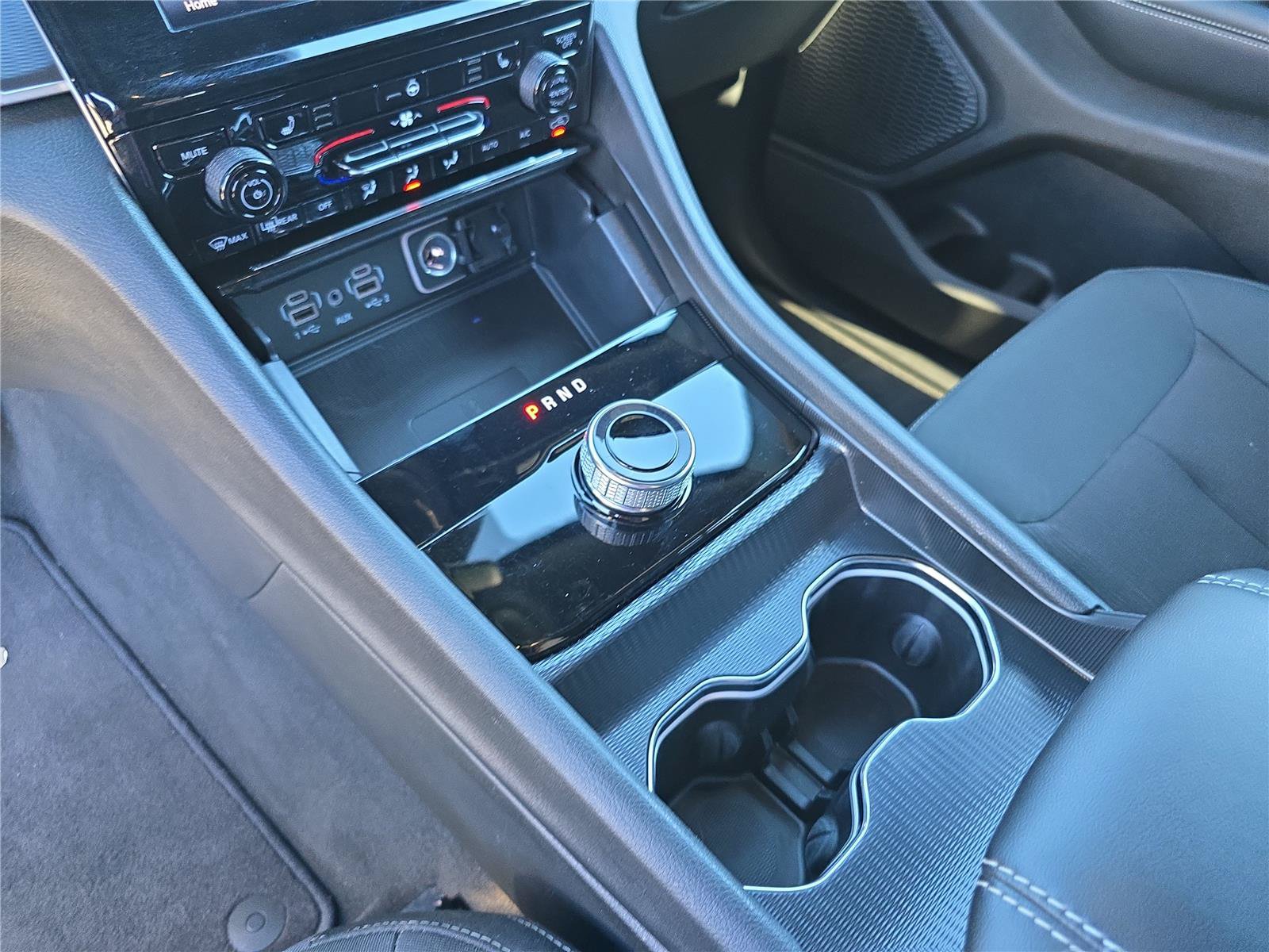 Used 2025 Jeep Grand Cherokee Laredo X w/ Luxury Tech Group I AWD/4WD image 29