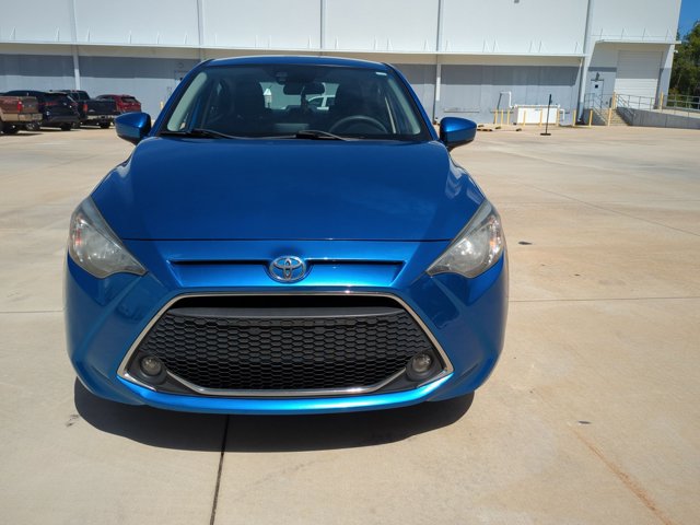 Used 2019 Toyota Yaris LE FWD image 2
