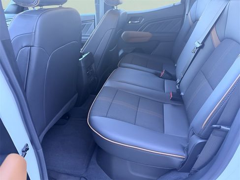 Used 2023 GMC Canyon AT4 w/ Technology Package image 33