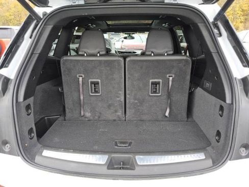 Used 2025 Cadillac XT6 Luxury image 10