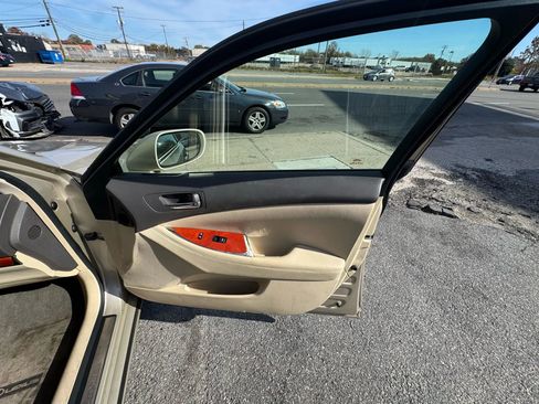 Used 2010 Lexus ES 350 image 18