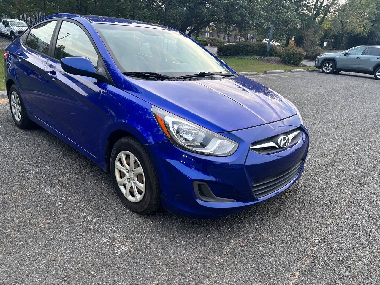 Used 2014 Hyundai Accent GLS FWD image 3