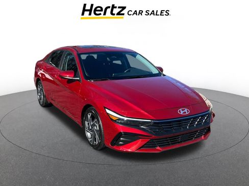 Used 2025 Hyundai Elantra SEL image 1