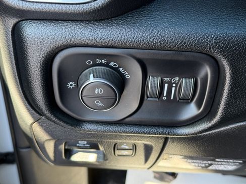 Used 2022 RAM 1500 Laramie image 34