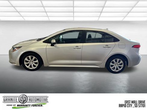 Used 2025 Toyota Corolla LE FWD image 2