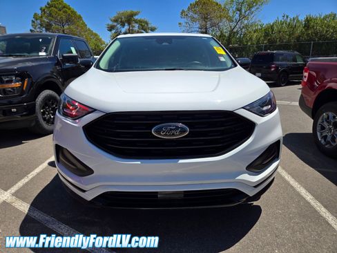 Used 2023 Ford Edge SE w/ Black Appearance Package AWD/4WD image 2