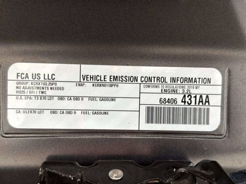 Used 2019 Jeep Cherokee Trailhawk AWD/4WD image 40