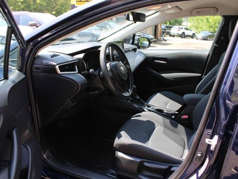 Used 2021 Toyota Corolla LE FWD image 19