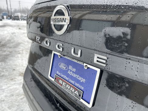 Used 2021 Nissan Rogue SV image 26