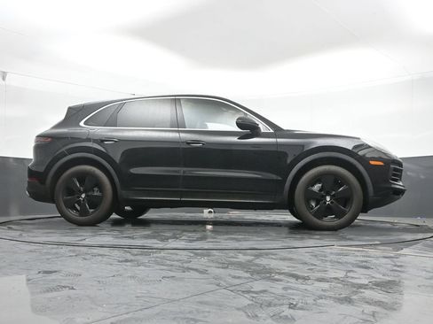 Used 2022 Porsche Cayenne image 42